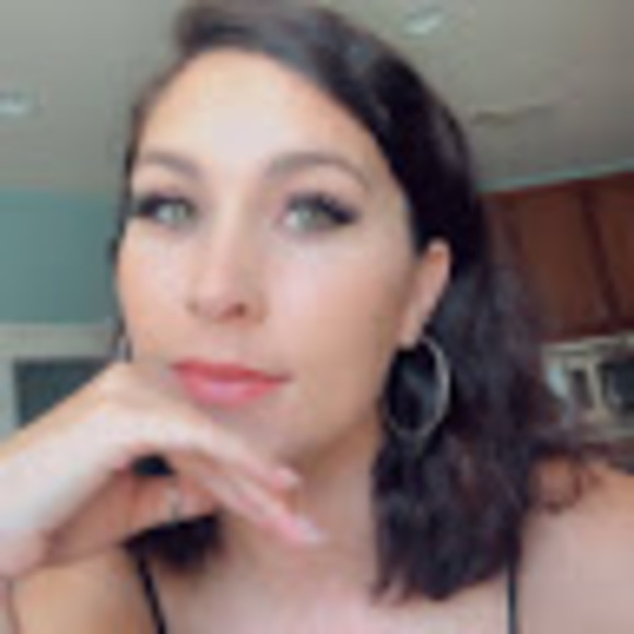 Meet your Posher, Davia - Picture 1 of 1